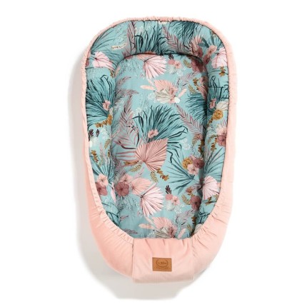 Kokon niemowlęcy BEST NEST  - BOHO PALMS, POWDER PINK / La Millou