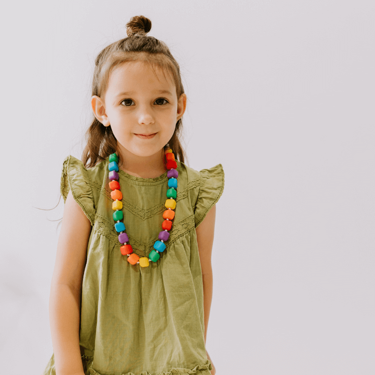 Silikonowy naszyjnik dla dziecka - Księżniczka na ziarnku grochu, kolorowy / Jellystone Designs