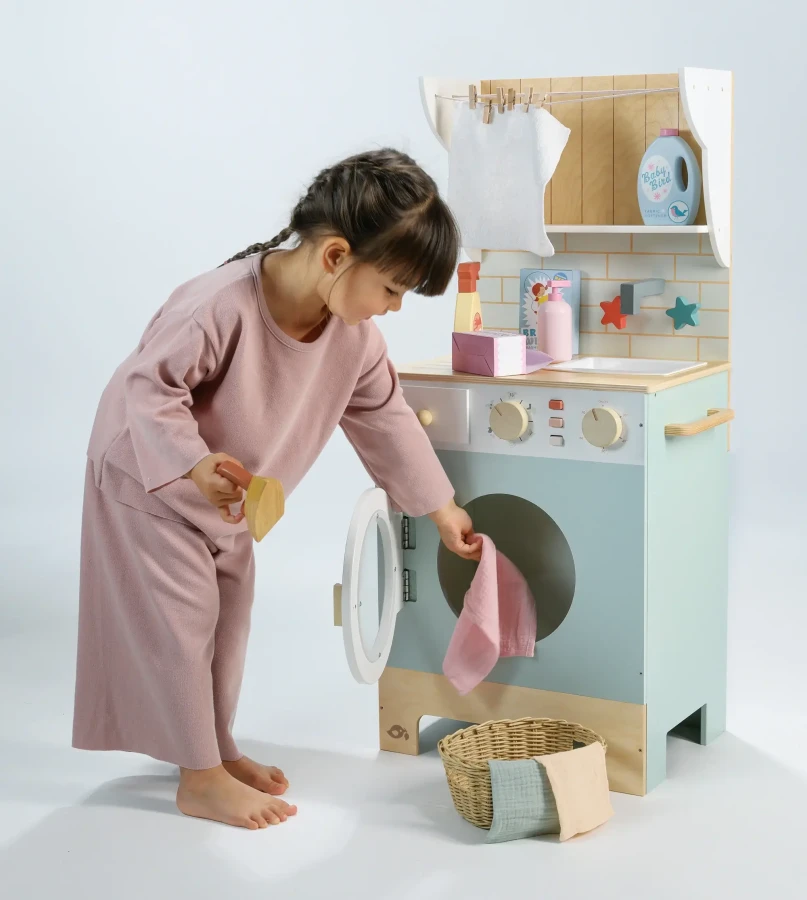 Drewniana pralnia z akcesoriami / Tender Leaf Toys