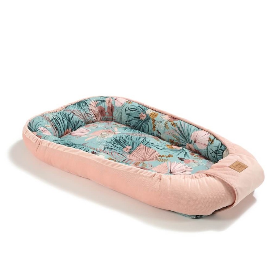 Kokon niemowlęcy BEST NEST  - BOHO PALMS, POWDER PINK / La Millou