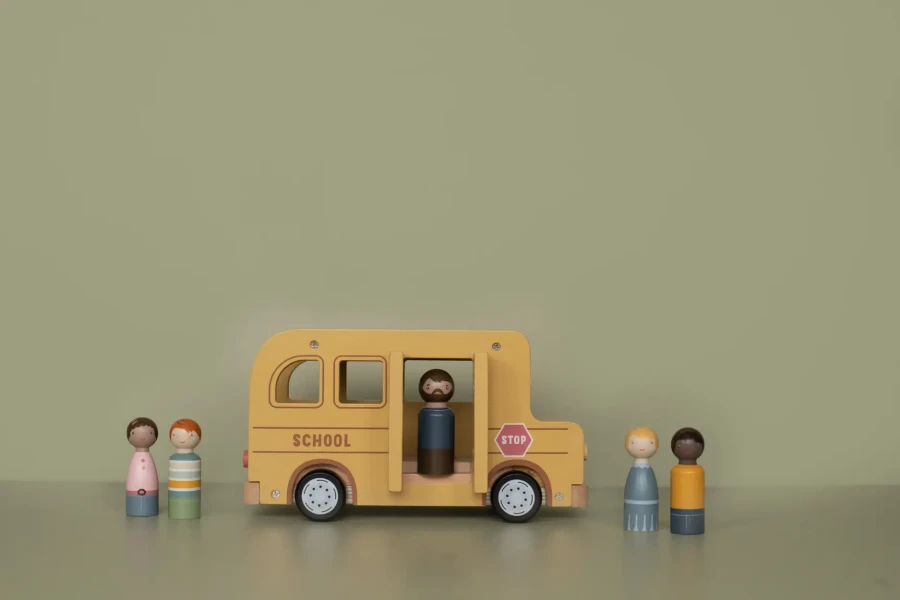 Szkolny autobus FSC / Little Dutch