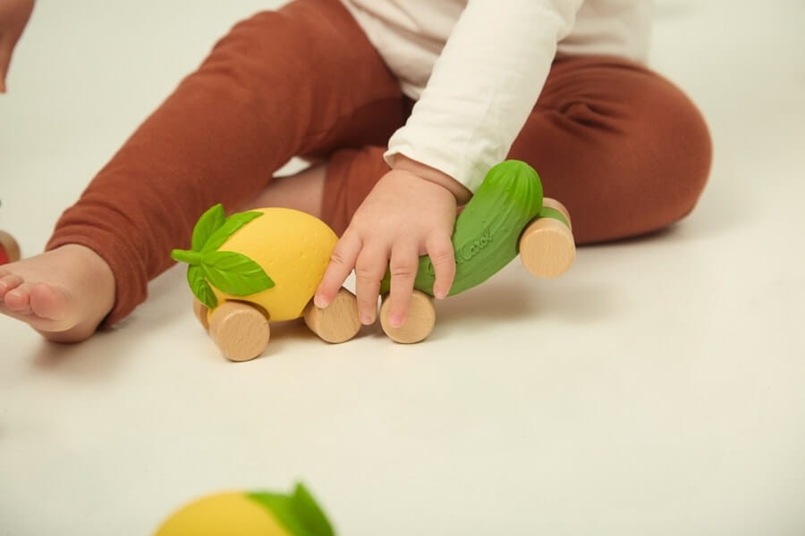 Samochodzik dla niemowlaka Cytryna Lou / Oli and Carol