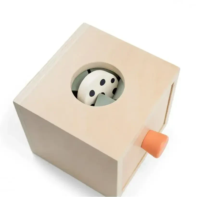 Drewniane pudełko “Ukryj i znajdź” Nozo / Done by Deer