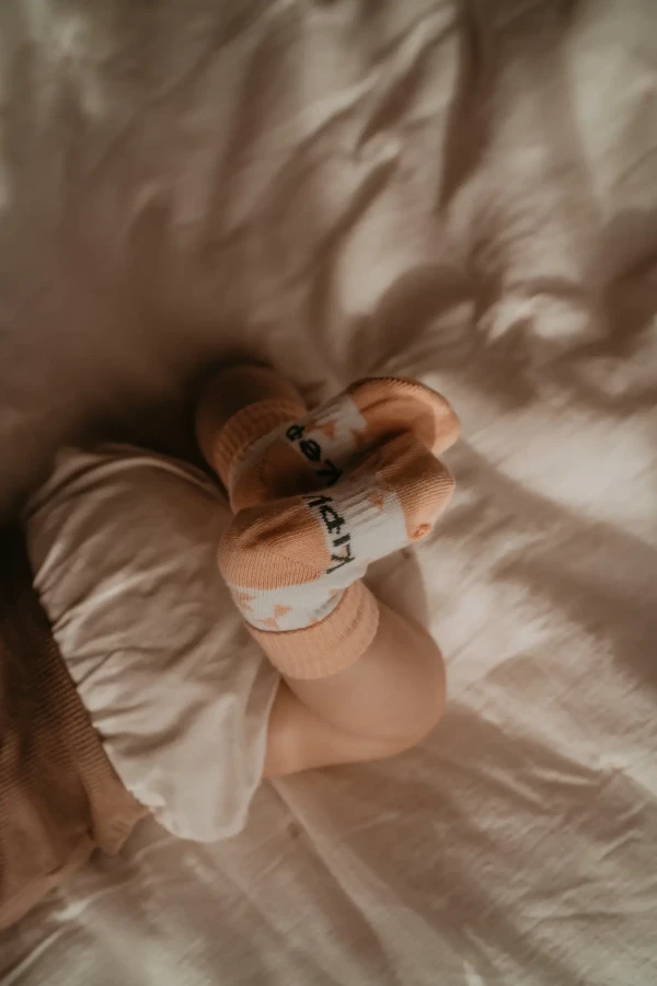 Skarpetki niemowlęce Stay-on-Socks, Party Pink / KipKep