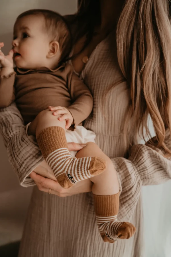 Skarpetki niemowlęce Stay-on-Socks, Camel & Sand / KipKep