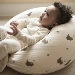 Poduszka do karmienia Moon - Bees and bears / That's Mine