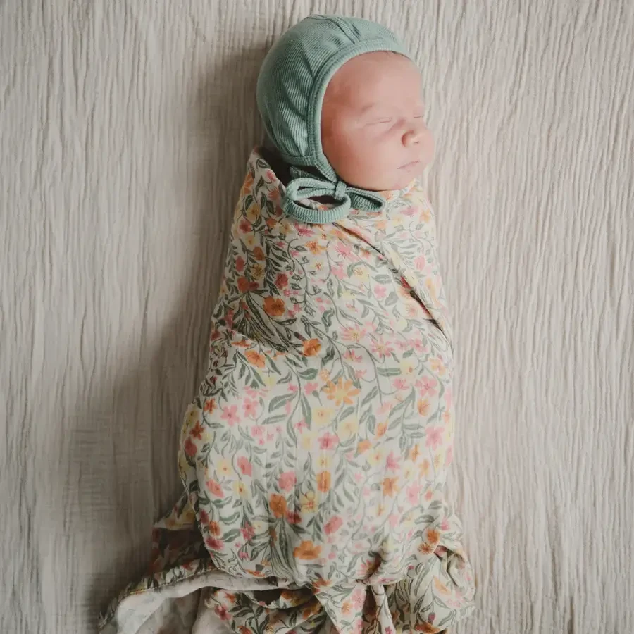 Otulacz z ogarnicznej bawełny - Pastel Blooms / Mushie