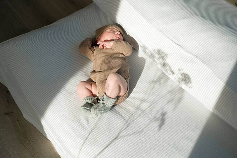 Buciki niechodki dziergane bawełniane 0-6 m. - Silk / Lodger