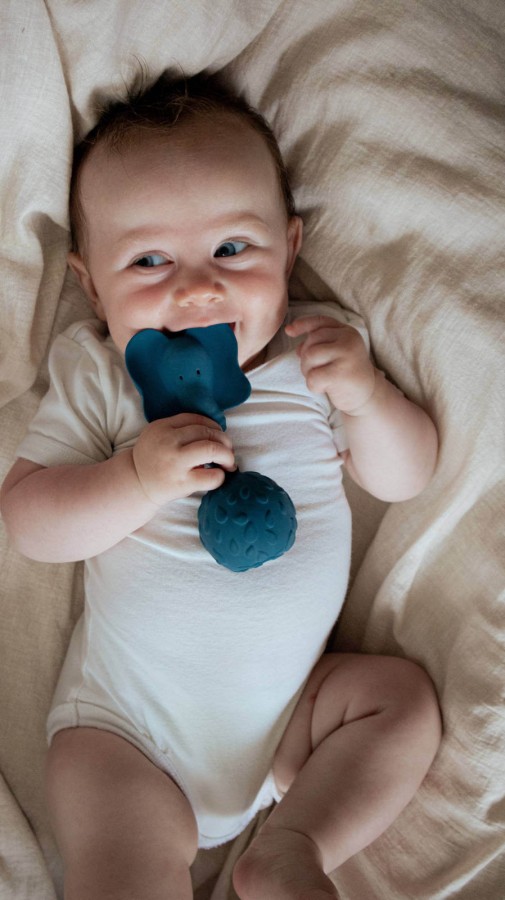 Kauczukowy gryzak z grzechotką - Słonik / Natruba