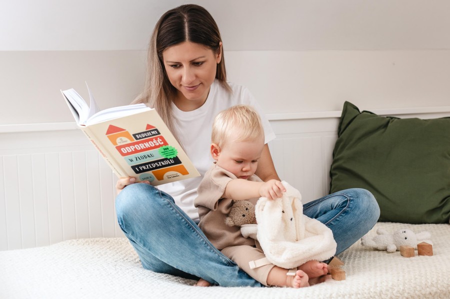 Książka “Budujemy odporność w żłobku i przedszkolu” / Pan Tabletka