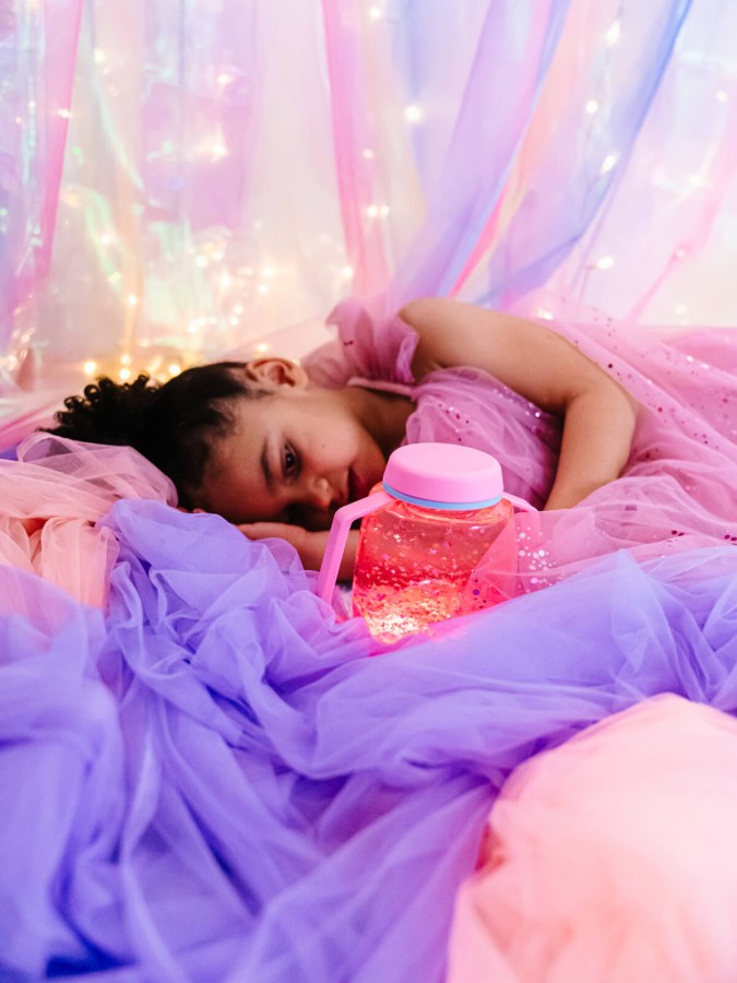 Słoik sensoryczny do napełnienia wodą - szary / Glo Pals