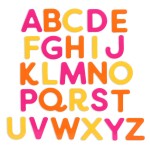 Marvelous magnets – magnetyczne literki i cyferki w drewnianej skrzyneczce, z tablicą / B.Toys