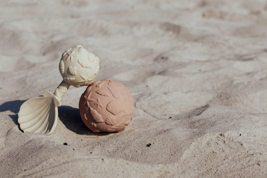 Kauczukowy gryzak z grzechotką - Muszla / Natruba