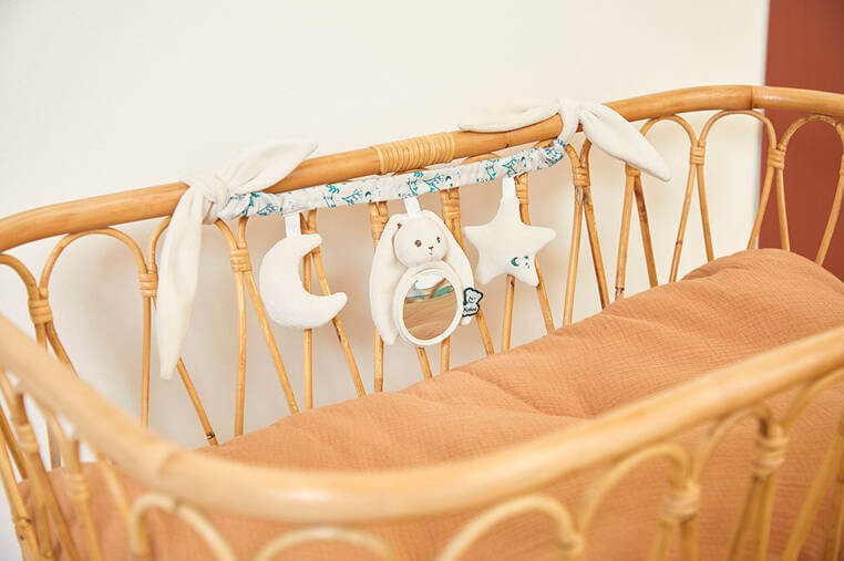 Łańcuch do wózka wielofunkcyjny Królik kremowy Lapinoo / Kaloo