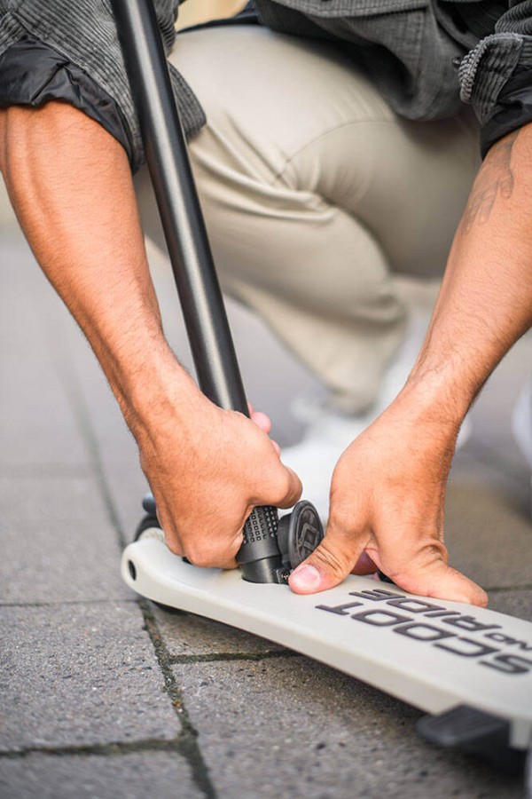 Highwaykick1 Push and Go 2w1 Jeździk i hulajnoga z rączką do prowadzenia 1-5 lat Ash / Scootandride