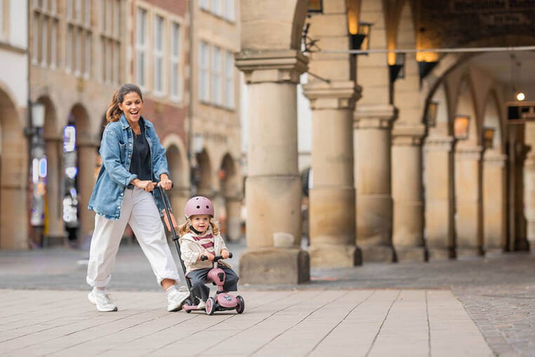 Highwaykick1 Push and Go 2w1 Jeździk i hulajnoga z rączką do prowadzenia 1-5 lat Wildberry / Scootandride