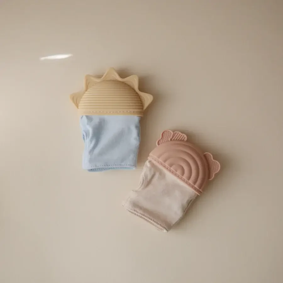 Gryzak Rękawiczka - Rainbow / Mushie