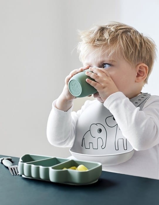 Śliniak silikonowy - mustard / Done by Deer