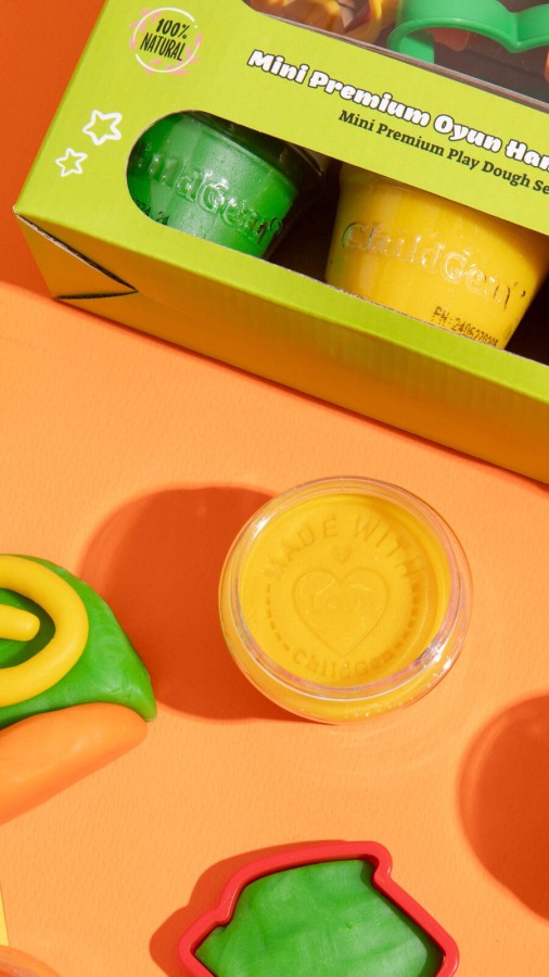 Zestaw kreatywny MAŁY ARTYSTA, 100% naturalna ciastolina i 8 kształtów / ChildGen