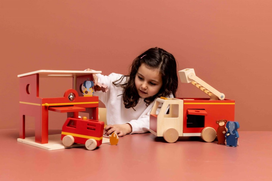 Drewniana remiza stażacka ze zwierzątkami / Trixie