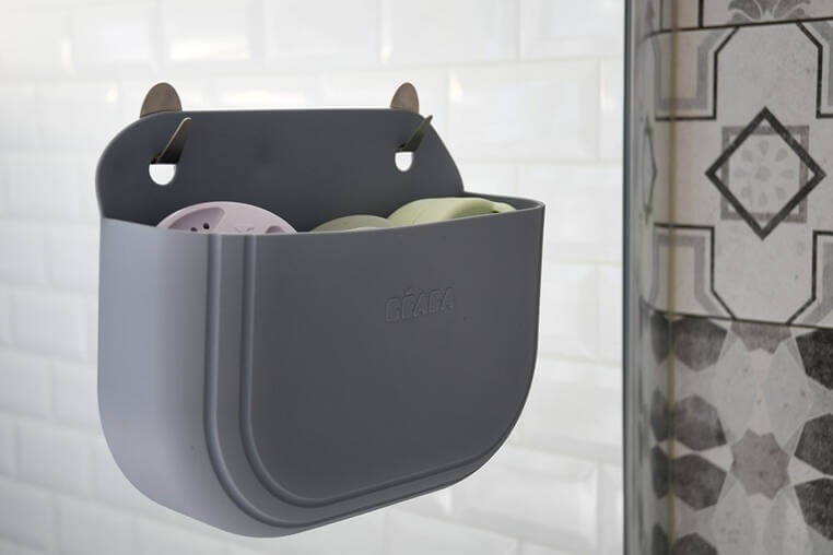 Silikonowy zestaw do kąpieli: zabawki Mint - multi colors i kosz do przechowywania Pebble / Beaba