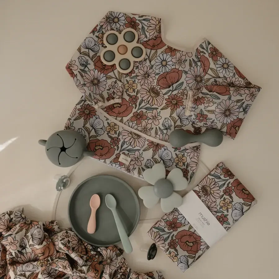 Śliniak z długim rękawem – Retro Flowers / Mushie