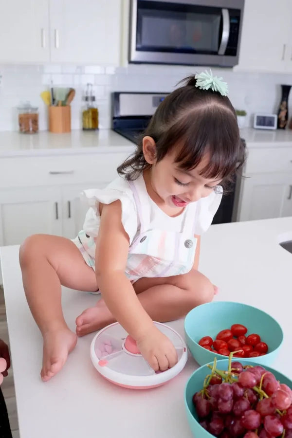 SNACK SPINNER pojemnik na przekąski, Coral Pink / GOBE