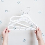 Wieszaki Welurowe dla Dzieci Blueberry Cream 15 szt. / 3 Sprouts