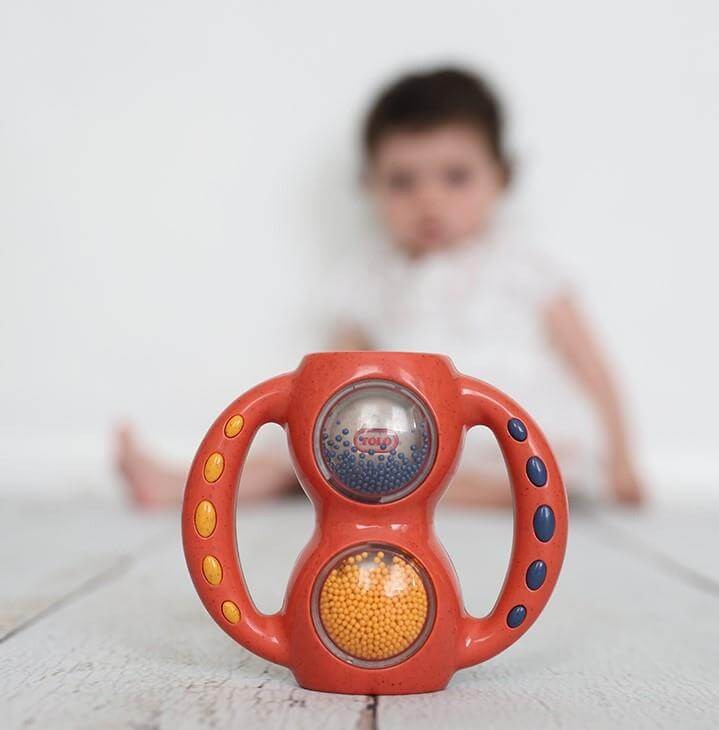 Magiczna grzechotka z lusterkiem 6m+ / TOLO Bio