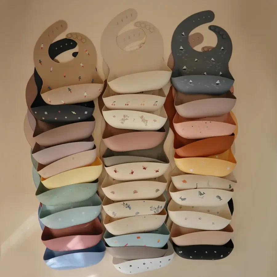 Śliniak silikonowy Kites / Mushie