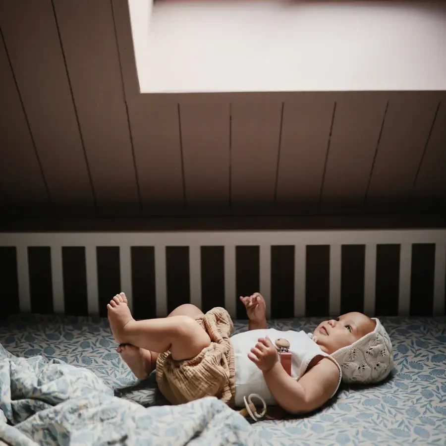 Otulacz z ogarnicznej bawełny - Blue Flowers / Mushie