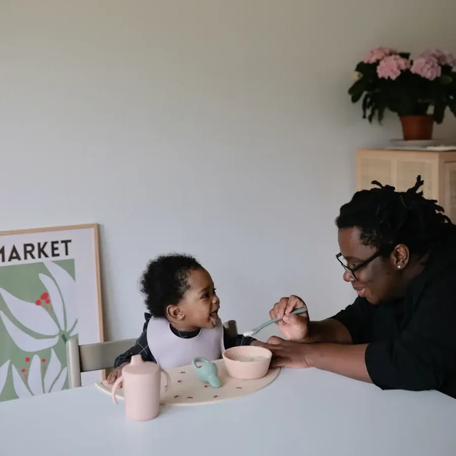 Miseczka silikonowa z przyssawką - Woodchuck / Mushie