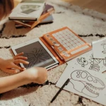 Podświetlany tablet do rysowania KIDYDRAW-MINI - dinozaury / Kidywolf