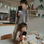 Świecący mikrofon KIDYMIC - niebieski / Kidywolf