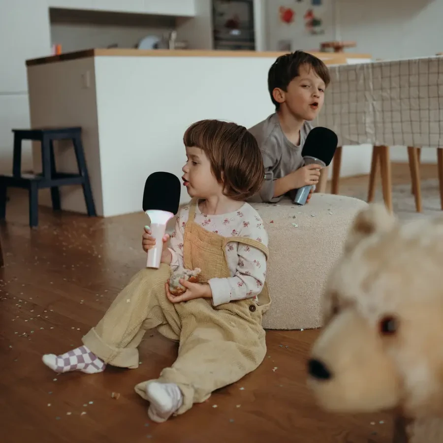 Świecący mikrofon KIDYMIC - różowy / Kidywolf