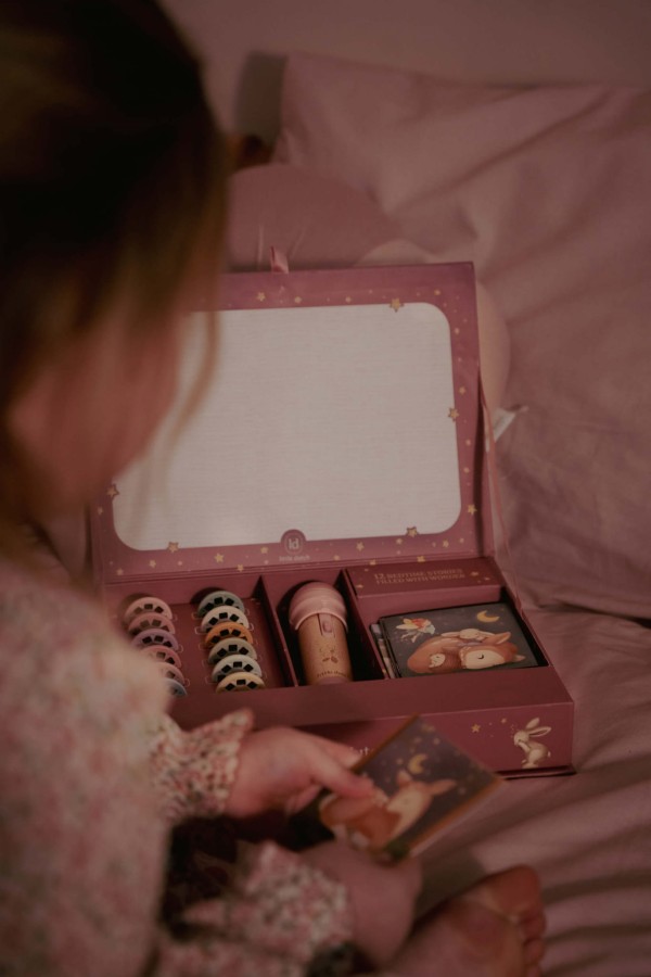 Latarka projektor z bajkami Róż / Little Dutch