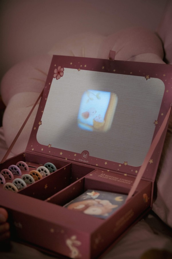 Latarka projektor z bajkami Róż / Little Dutch