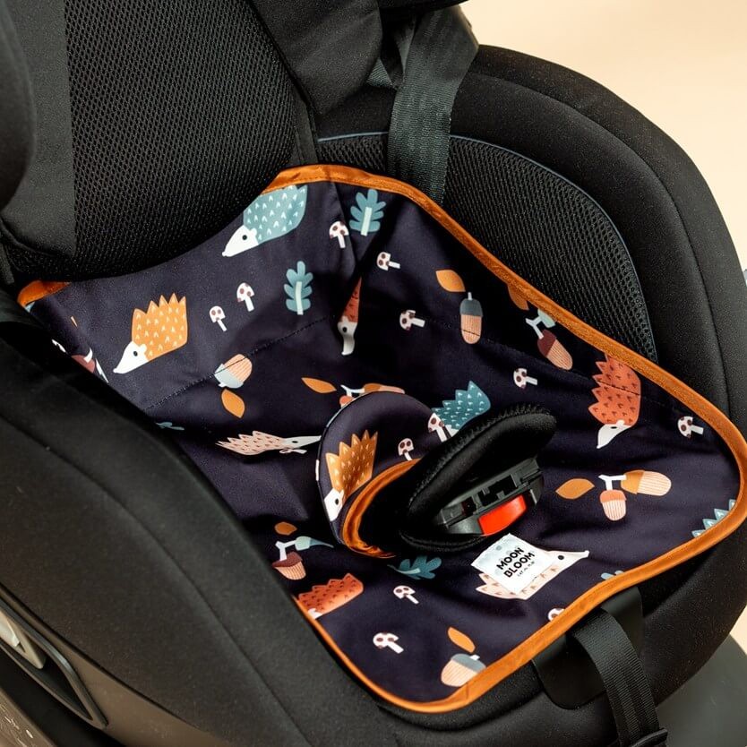 Wodoodporna podkładka do fotelika Secret Forest / Moon Bloom