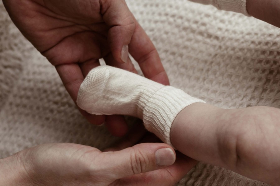 Skarpetki dla noworodków Stay-on-Socks Newborn, Off White / KipKep