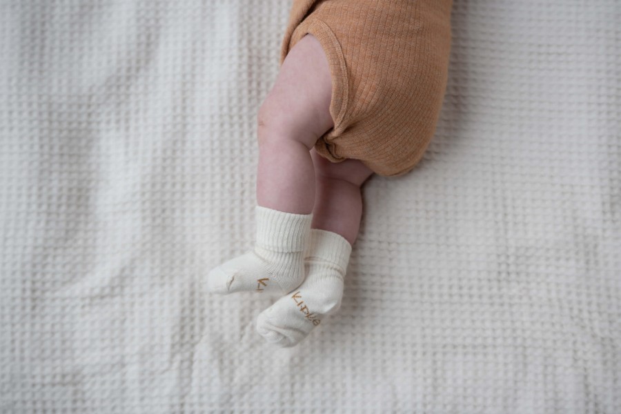Skarpetki dla noworodków Stay-on-Socks Newborn, Off White / KipKep