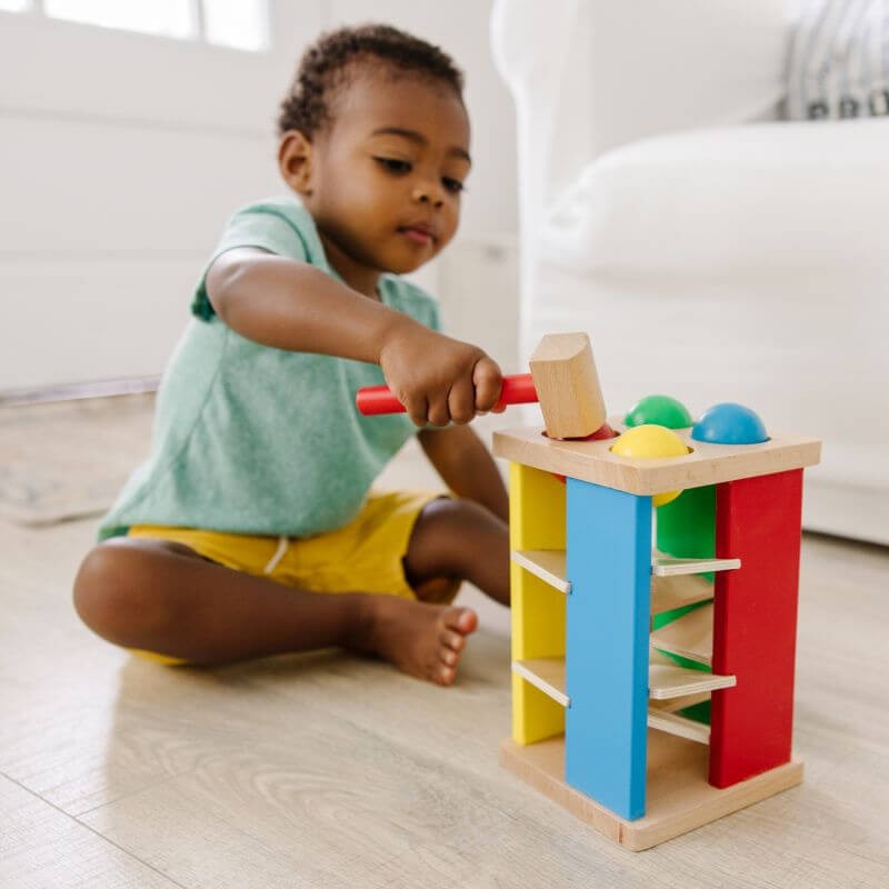 Drewniana wieża przebijanka z kolorowymi kulkami i młotkiem / Melissa & Doug