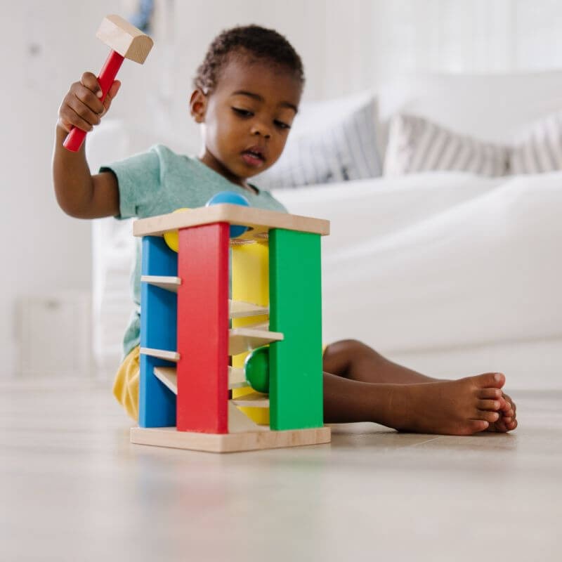 Drewniana wieża przebijanka z kolorowymi kulkami i młotkiem / Melissa & Doug