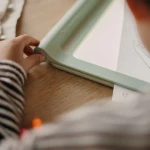 Podświetlany tablet do nauki pisania i rysowania KIDYDRAW-PRO - zielony / Kidywolf