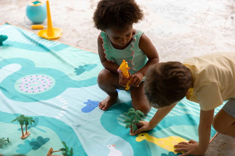 Dwustronny ręcznik plażowy PlayTowels - Safari / QUUT