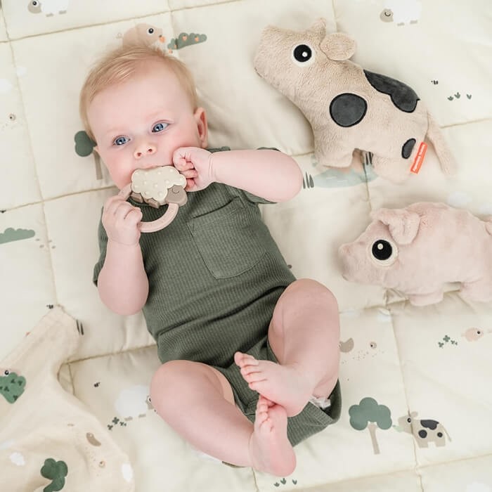 Przytulanka maskotka Krówka Dotti Sand 25cm / Done by Deer