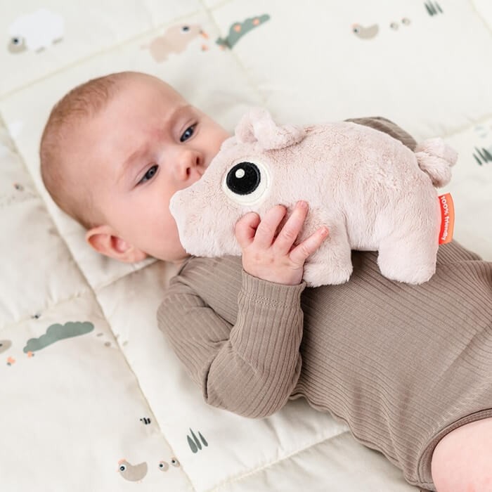 Przytulanka maskotka Świnka Pigee Powder 22cm / Done by Deer