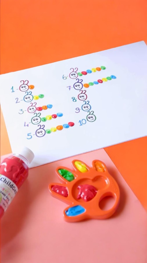 Paleta do malowania palcami w kształcie dłoni / ChildGen