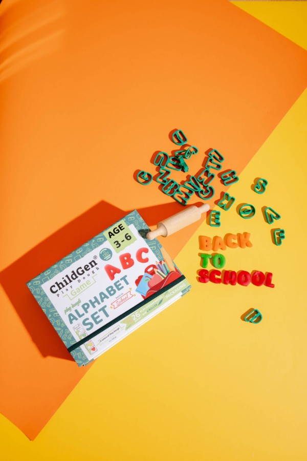 Zestaw kreatywny ALFABET, 100% naturalna ciastolina i akcesoria / ChildGen