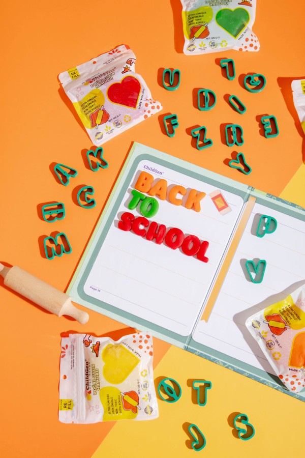 Zestaw kreatywny ALFABET, 100% naturalna ciastolina i akcesoria / ChildGen