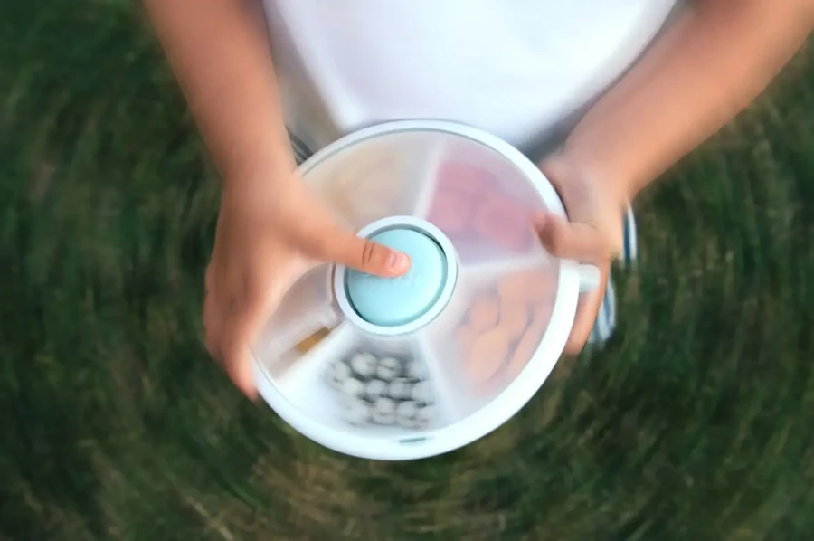 LARGE SNACK SPINNER duży pojemnik na przekąski, Macaron Blue / GOBE